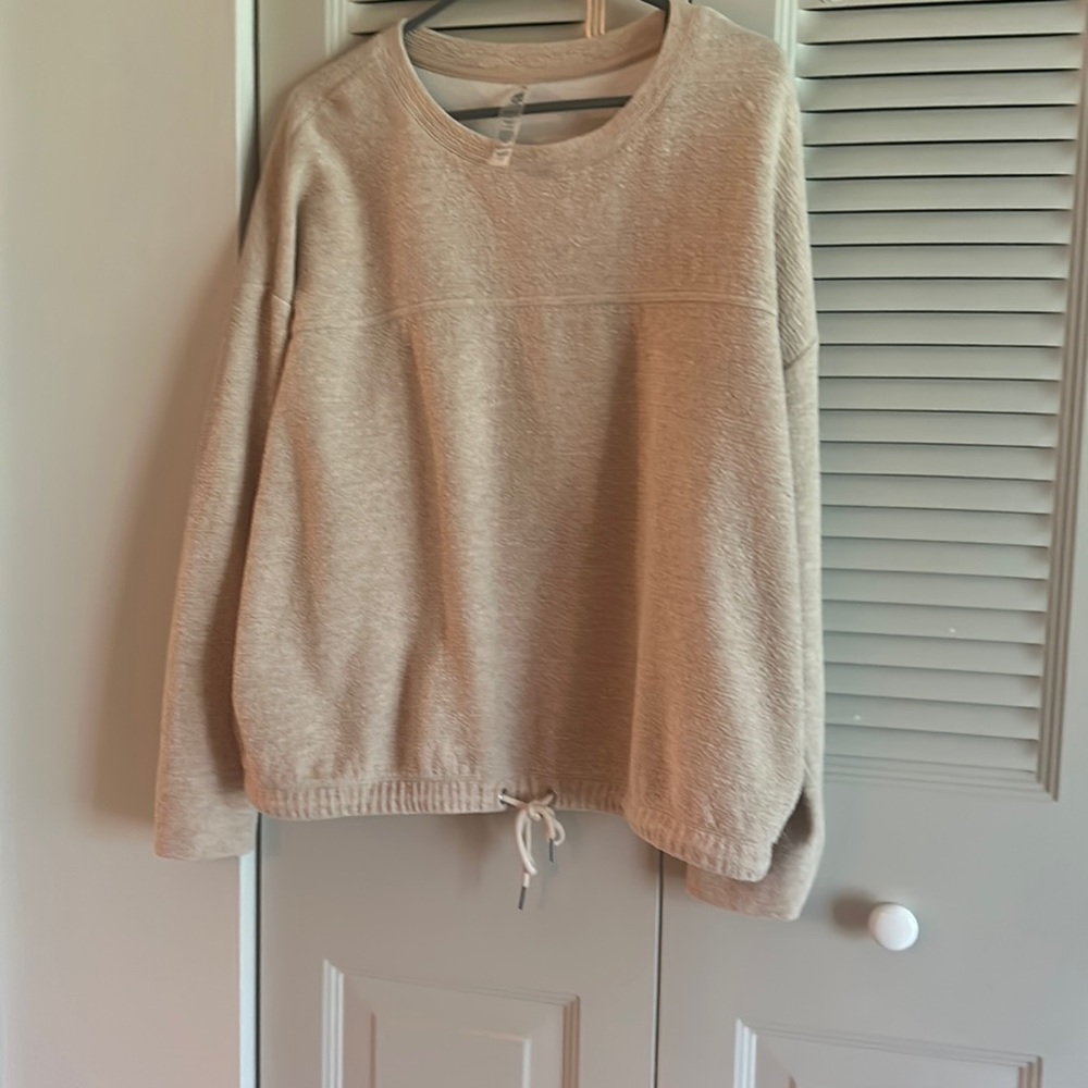 Lou Grey Elastic Waist Ling Sleeve Pullover.